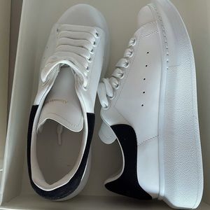 Women's Suede Oversized Sneakers